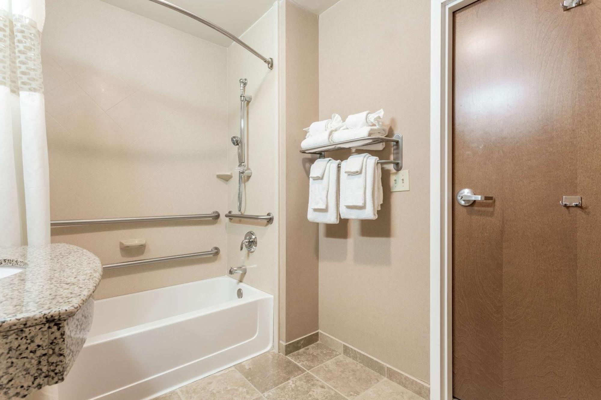 Hampton Inn Auburn Dış mekan fotoğraf
